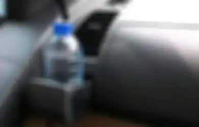 Penting! Jangan Pernah Meninggalkan Botol Air Mineral di Mobil
