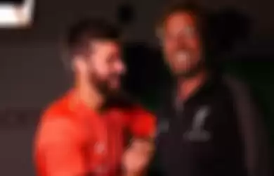 Alisson Becker bersama pelatih barunya, Jurgen Klopp