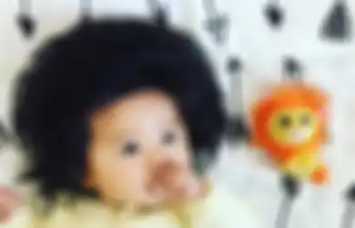 Usianya Baru 6 Bulan, Tapi Bayi Kecil Ini Sudah Punya Rambut yang Luar Biasa Tebal