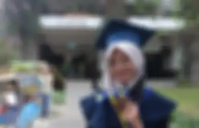 Kisah Herayati, Putri Seorang Tukang Becak yang Berhasil Lulus Cum Laude dan Pernah Raih IPK 4 di ITB