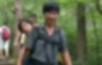 Untuk Bikin Bahagia Istrinya yang Cacat si Suami Menggendongnya Keliling China, Cinta yang Menggetarkan Jiwa