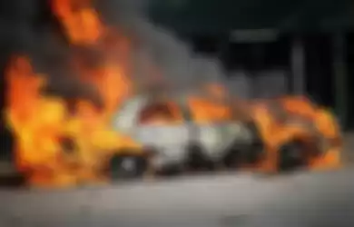 Ini yang Bisa Bikin Mobil Terbakar Tiba-tiba