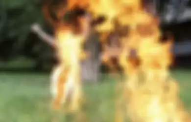 Ilustrasi pria membakar diri