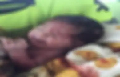 Ditemukan Tergeletak di Rumput, Ternyata Bayi Ini Selamat Keluar dari Rahim Ibunya yang Tewas saat Kecelakaan