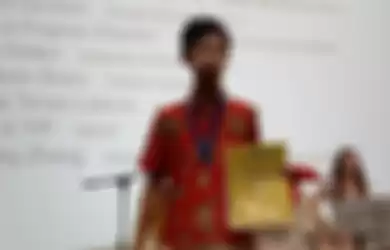Bimo Adityarahman Wiraputra, mahasiswa ITB peraih medali emas kompetisi matematika internasional