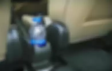 Bahaya Menyimpan Botol Air Di Dalam Mobil