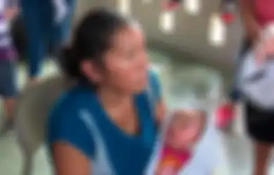 Saat Akan Dimakamkan, Ibu ini Baru Menyadari Bayinya Ternyata Masih Hidup
