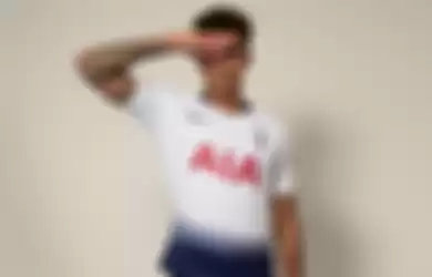 Dele Alli dengan Dele Challenge buatannya.