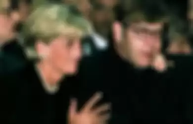 Putri Diana semasa hidup (kiri) dan Elton John (kanan)