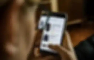 Tiga Kebiasaan Pembeli Pakaian Secara Online, Salah Satunya Beli Baju Hanya karena Diskon