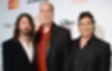 Dave Grohl, Krist Novoselic, dan Pat Smear