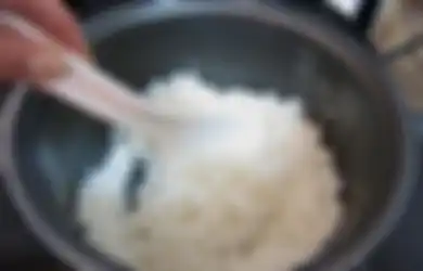 Benarkah Makan Nasi yang Dihangatkan dengan Rice Cooker Berbahaya Bagi Kesehatan? 
