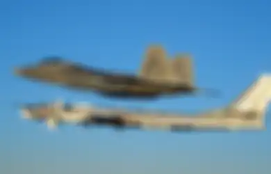 Melintas di Kawasan Arktik, 2 Pesawat Pembom Rusia Dicegat Jet Tempur AS