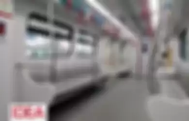 Gerbong LRT Jakarta yang melayani rute Velodrome hingga Kelapa Gading