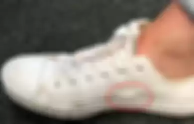 Cuma Sneakershead Sejati Yang Tahu Fungsi Lubang Di Samping Sepatu Converse Ini