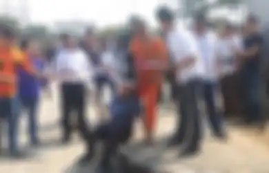 Sempat Ingin Selamatkan Haringga, Penjual Bakso di Stadion GLBA Malah Jatuh dan Pingsan