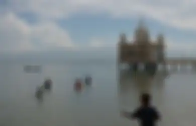 Begini Kondisi Masjid Apung di Donggala Setelah Tsunami: Bangunannya Tidak Hancur tapi Posisinya Bergeser
