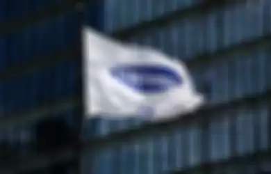 The Samsung Electronics Co. corporate flag flies outside the company's Seocho office building, Seoul