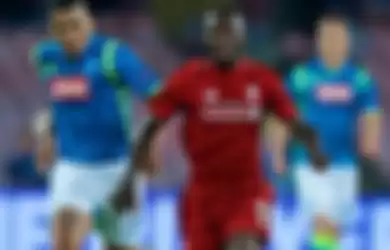 Naby Keita mengalami cedera saat melawan Napoli dalam partai lanjutan Grup C Liga Champions