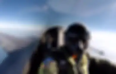 Penerbang F-16 Diberi Baju Khusus dan Tidak Boleh Terbang Ketika Sedang Pilek, Memangnya Kenapa?