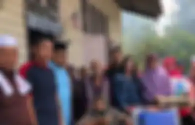 Cerita Pak Kasim: Tukang Becak yang Hanya Gunakan Uang Rp180 Ribu per Bulan untuk Makan dengan Istrinya
