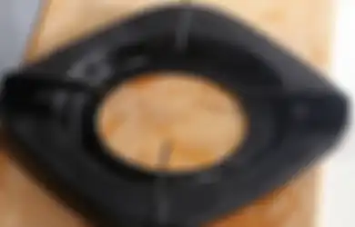 Bebas Noda! Begini Cara Membersihkan Kerak pada Kompor, Langsung Terlihat Kinclong Seperti Baru Beli!