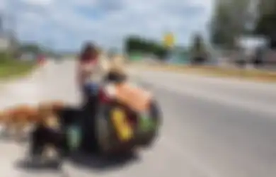 Edgargo si 'Manusia Anjing' yang Keliling Negaranya dengan Becak untuk Selamatkan Anjing Jalanan