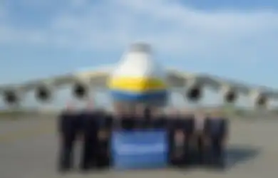 Antonov  An-225 Pesawat terbesar di dunia. 