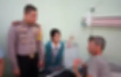 Masih Ingat dengan Bule yang Tidur di Kuburan dan Mencret? Begini Kondisinya Sekarang
