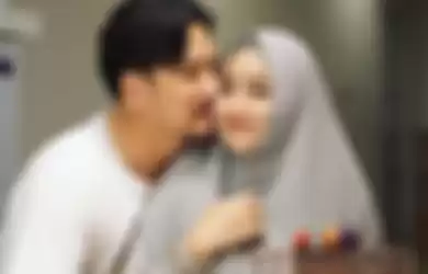 Tengku Firmansyah dan Cindy Fatikasari 