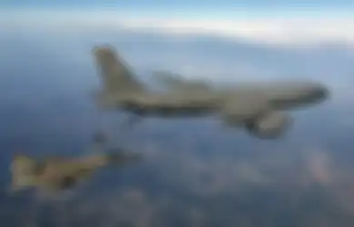Sedang Isi Ulang Bahan Bakar di Udara, Jet Tempur F-18 dan Pesawat Tanker C-130 Justru Tabrakan, Enam Marinir Hilang