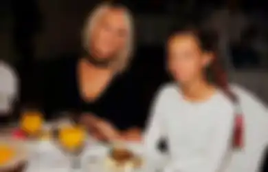 Parah, Seorang Ibu Terciduk Jual Keperawanan Anaknya ke Pedofil Seharga Rp 350 Juta!