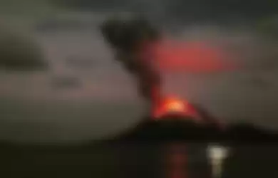  Gunung Anak Krakatau dan Gunung Krakatau sama-sama lahir dari induknya dulu