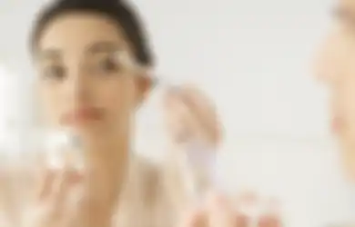 Tampil dengan Makeup Lebih Awet di Pesta Malam Tahun Baru? Ini 4 Trik yang Bisa Dicoba!