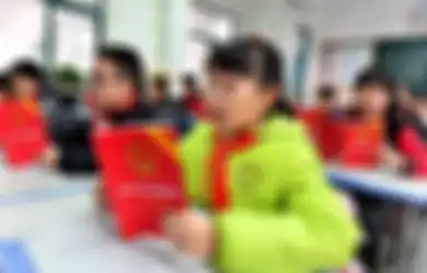 Cegah Siswa Bolos, Sekolah di China Pasang Alat Pelacak pada Seragam, Efektifkah?