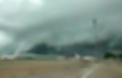 Dalam 2 Hari, Ada Angin Puting Beliung dan Awan Berbentuk Tsunami di Sulawesi Selatan, Berbahayakah?