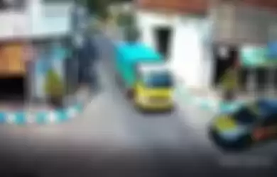 Rekaman CCTV saat truk menabrak mobil Patwal di Mojokerto
