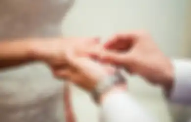 Salahkah Jika Seorang Wanita Pasang Standar Gaji Hingga Rp30 Juta Sebagai Kriteria Calon Suami?