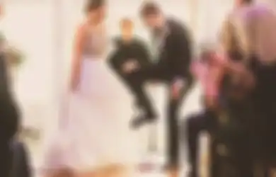 Ritual Unik Pernikahan Yahudi: Pengantin Pria Harus Bisa Pecahkan Kaca yang Diibaratkan Sebagai Selaput Dara