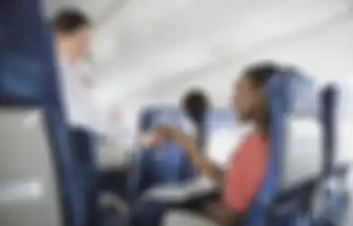 Jangan Lakukan Ini di Pesawat Agar Perjalanan Aman dan Nyaman