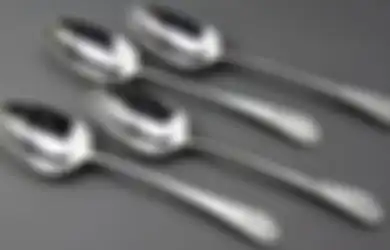 Benarkah Madu yang Bermanfaat Justru Berubah Jadi Racun Jika Bersentuhan dengan Sendok Logam?