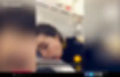 Viral Video Wanita Jilat Kursi Toilet Pesawat: Ini Bakteri dan Penyakit yang Bisa Menular Lewat Kursi Toilet