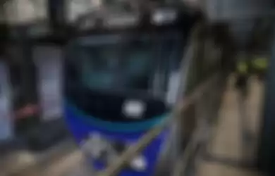 Kereta mass rapid transit (MRT) terlihat di Depo MRT Lebak Bulus, Jakarta Selatan, Kamis (12/4/2018). Gubernur DKI Jakarta Anies Baswedan meresmikan kedatangan dua rangkaian angkutan massal cepat (MRT) dan total sudah 12 unit kereta MRT berada depo MRT Lebak Bulus.