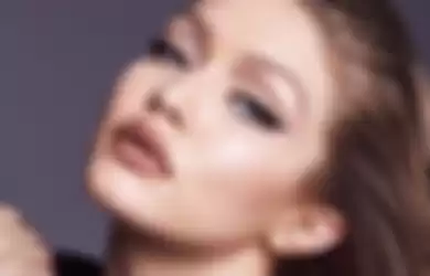 Wing eyeliner ala Gigi Hadid