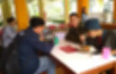 Kisah Perjuangan Mahasiswa Peraih Beasiswa Bidikmisi, Terbiasa Makan Nasi Garam Demi Menyambung Hidup