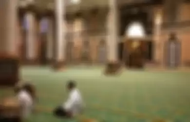Interior Masjid Kubah Emas