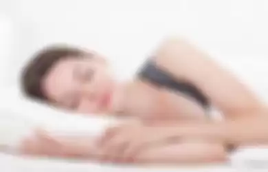 Hati-hati yang Sering Tidur Miring, Coba Pilih Bantal Tidur yang Tepat