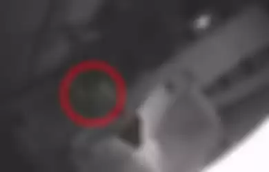 Orang Tua Menemukan Cakaran di Wajah Bayinya, Mereka Ketakutan Begitu Melihat Sosok Hantu yang Terekam CCTV