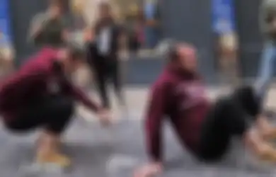 Ternyata, Duduk Jongkok Ala Orang Indonesia Sulit Dilakukan Orang Bule