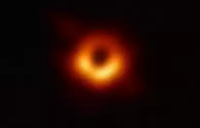 Foto pertama dari Black Hole